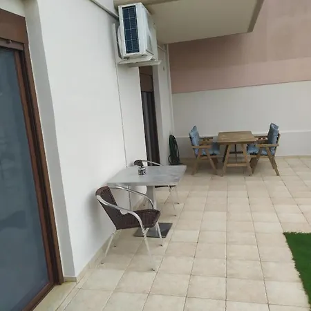 Afrodites Sea View House * Неа Рода