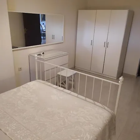 Afrodites Sea View House * Nea Roda