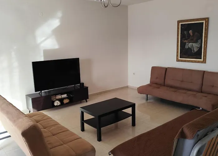 Afrodites Sea View House *